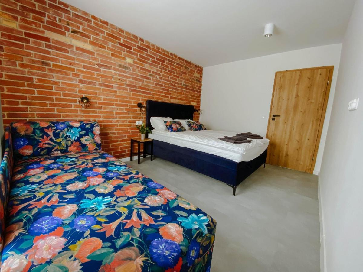 Cztery Pory Roku Apartamento Wiele Exterior foto