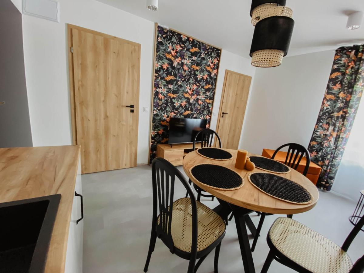 Cztery Pory Roku Apartamento Wiele Exterior foto
