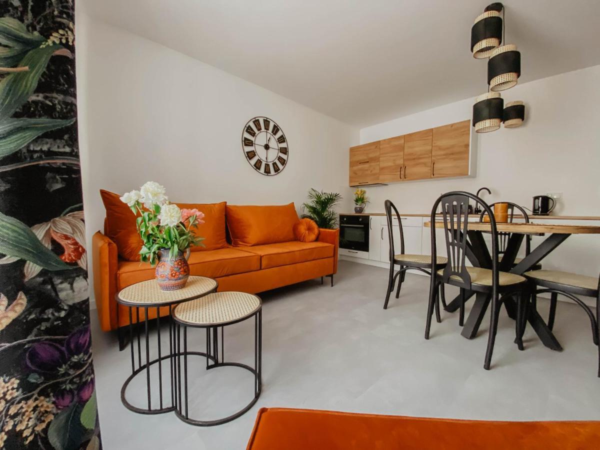 Cztery Pory Roku Apartamento Wiele Exterior foto