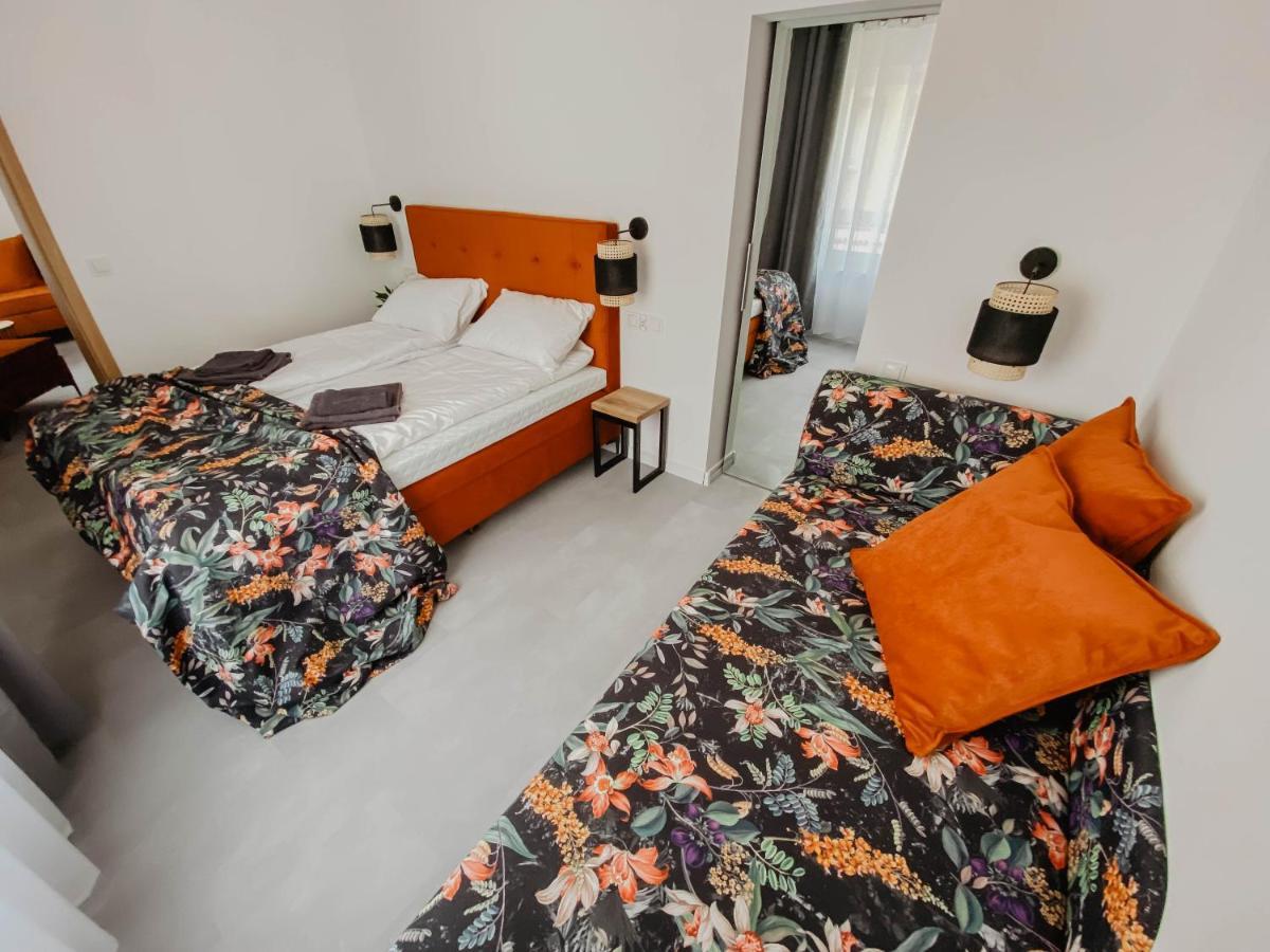Cztery Pory Roku Apartamento Wiele Exterior foto