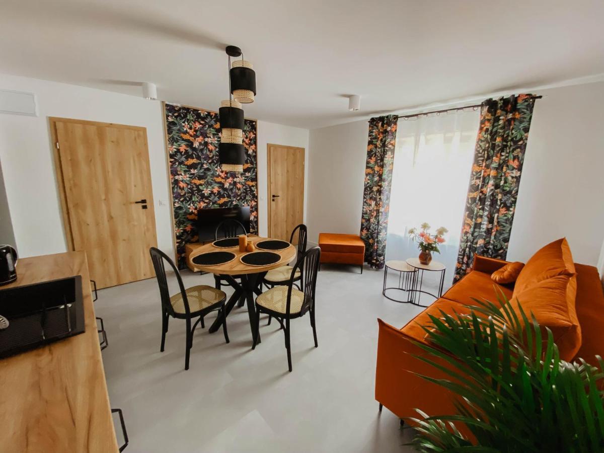 Cztery Pory Roku Apartamento Wiele Exterior foto