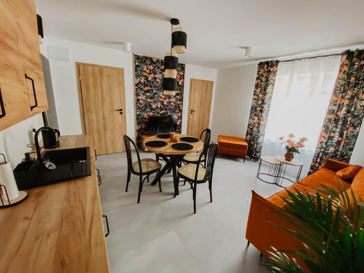 Cztery Pory Roku Apartamento Wiele Exterior foto