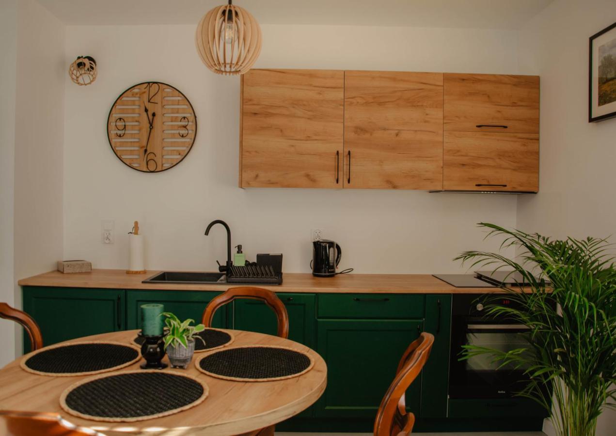 Cztery Pory Roku Apartamento Wiele Exterior foto