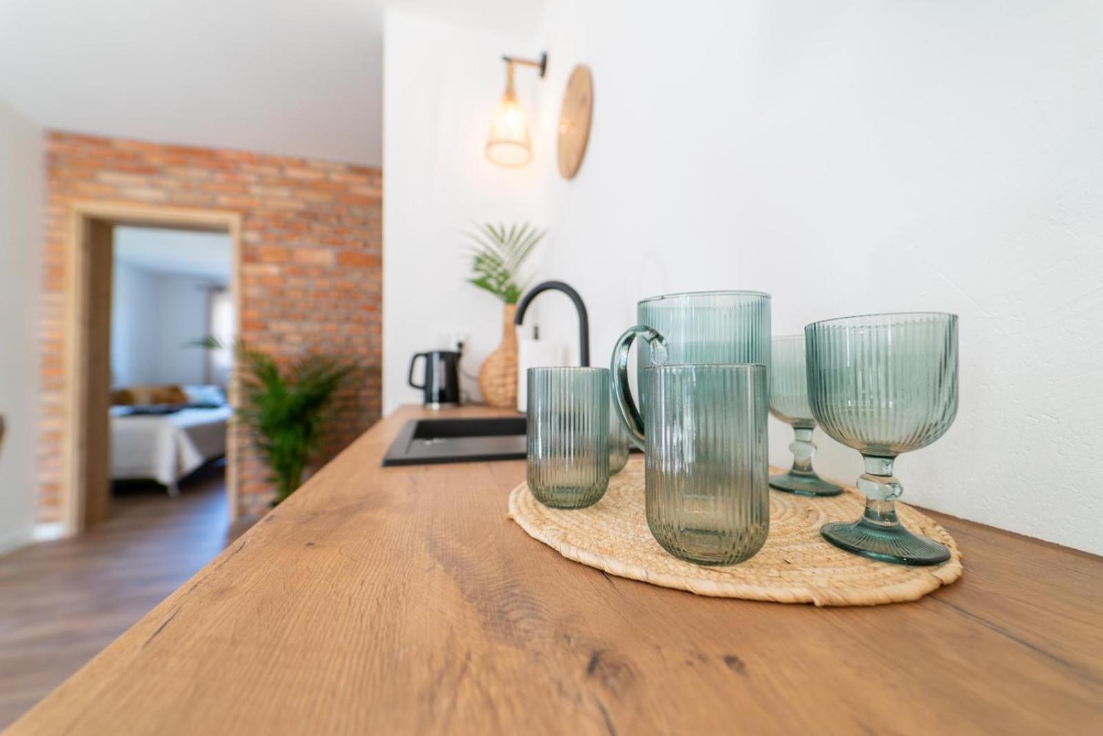 Cztery Pory Roku Apartamento Wiele Exterior foto