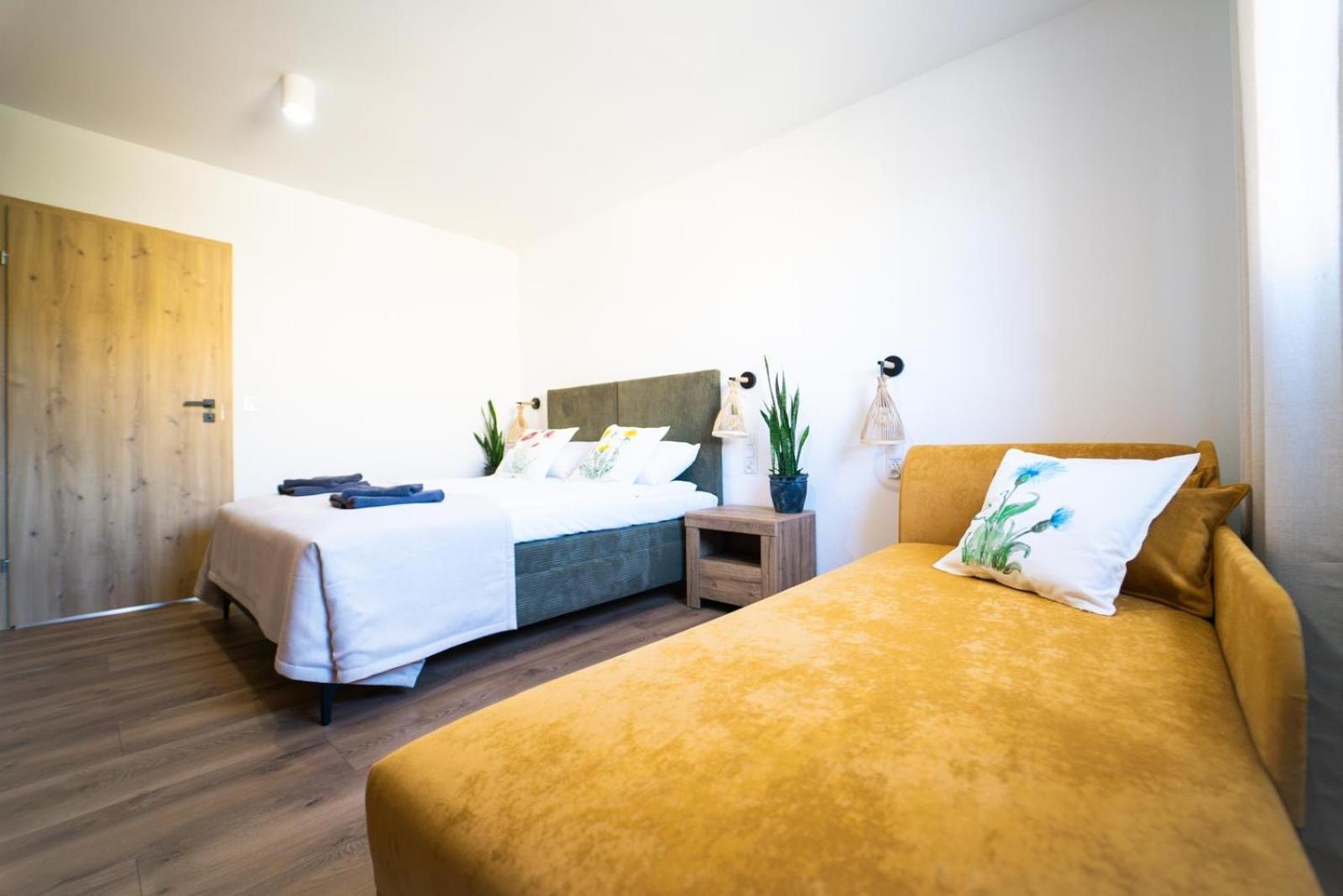 Cztery Pory Roku Apartamento Wiele Exterior foto