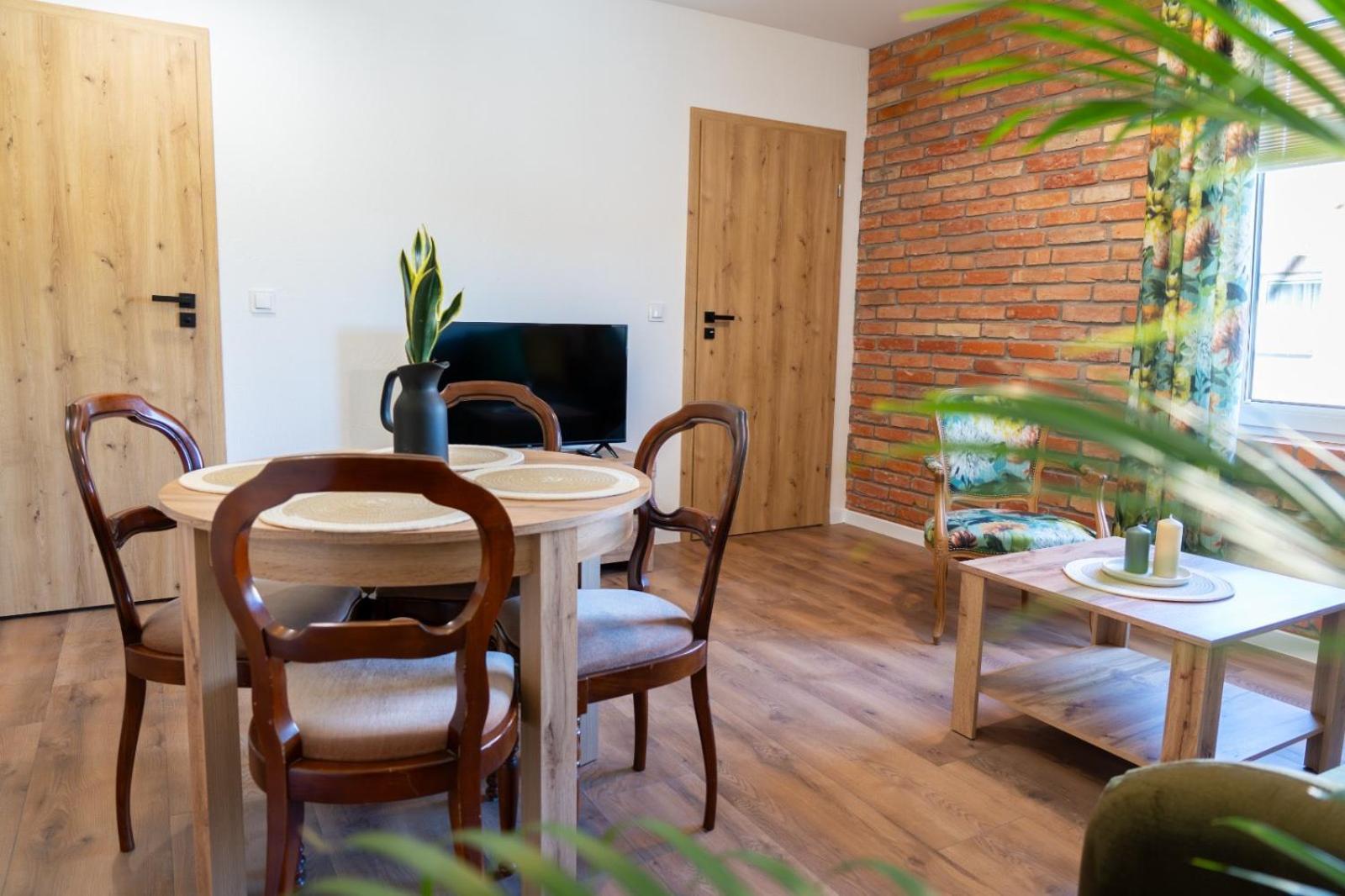 Cztery Pory Roku Apartamento Wiele Exterior foto