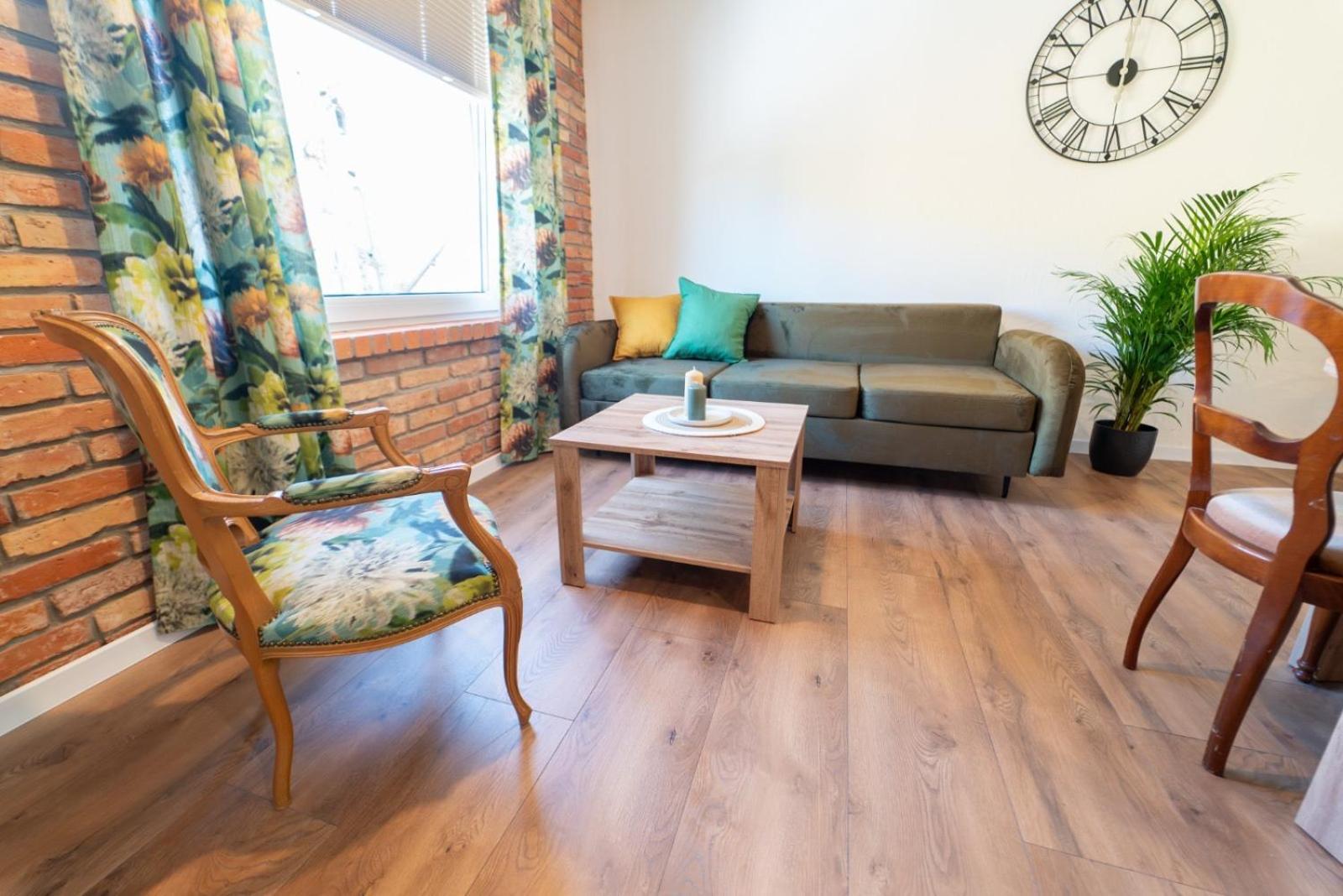Cztery Pory Roku Apartamento Wiele Exterior foto