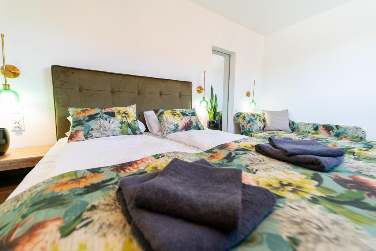 Cztery Pory Roku Apartamento Wiele Exterior foto
