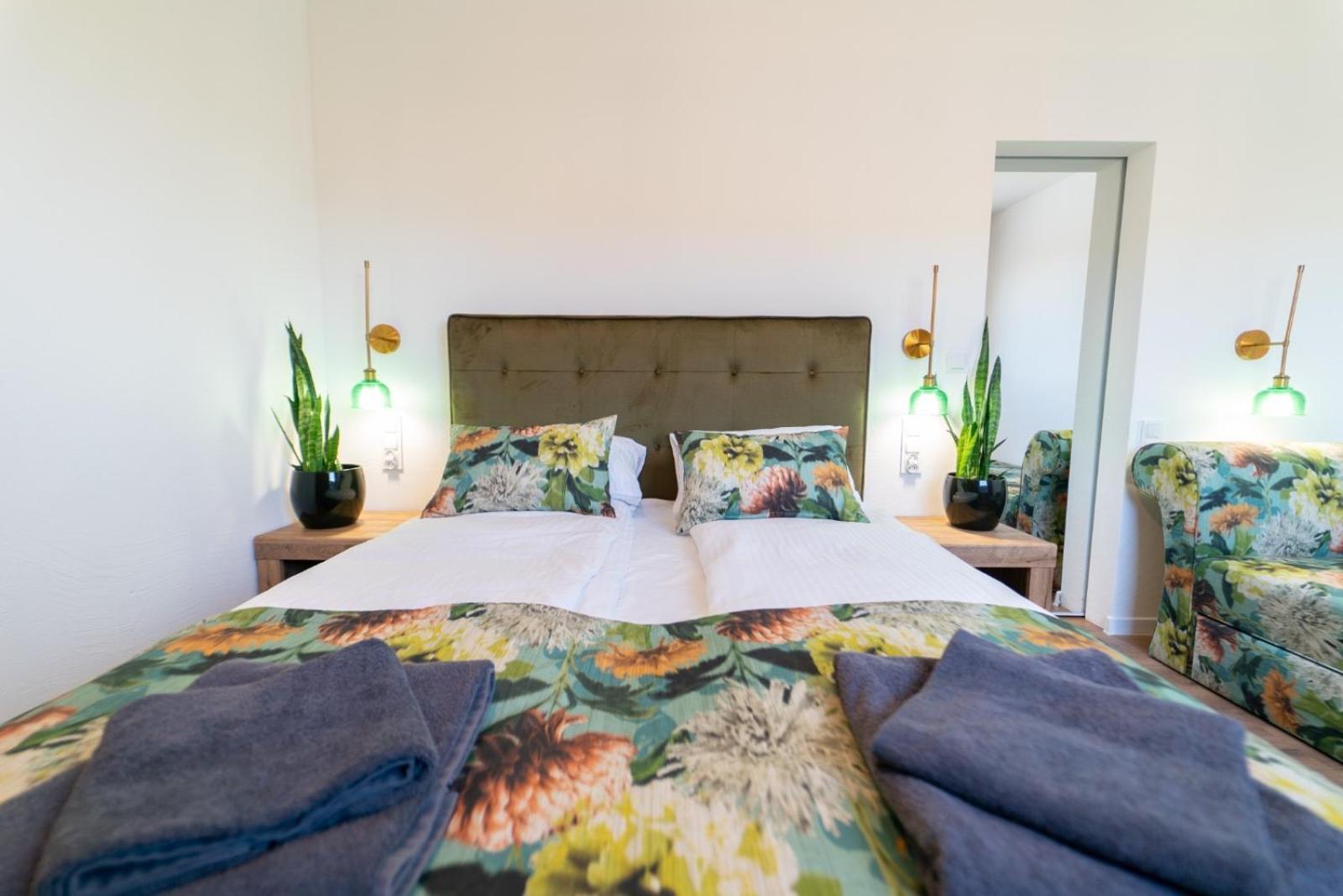 Cztery Pory Roku Apartamento Wiele Exterior foto