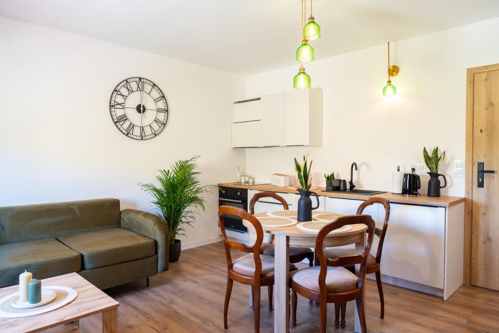 Cztery Pory Roku Apartamento Wiele Exterior foto